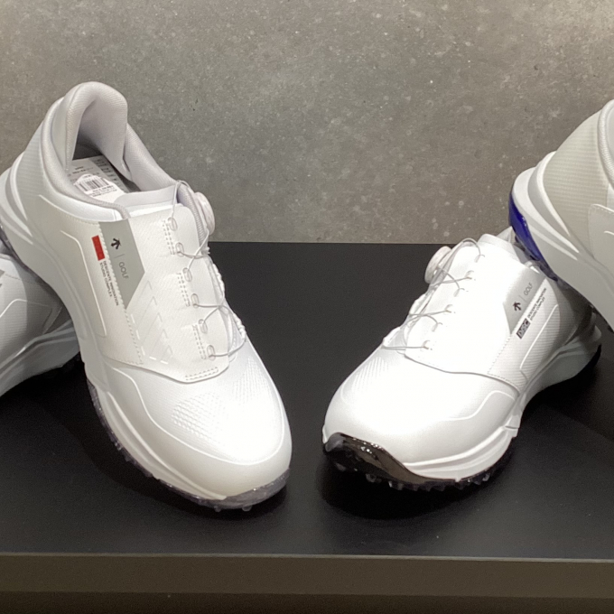 新作ゴルフシューズ