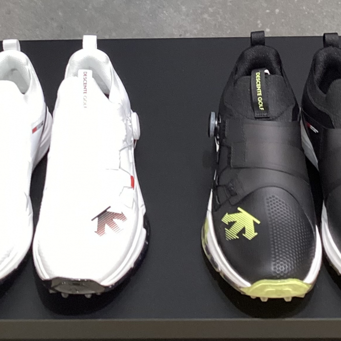 新作ゴルフシューズ