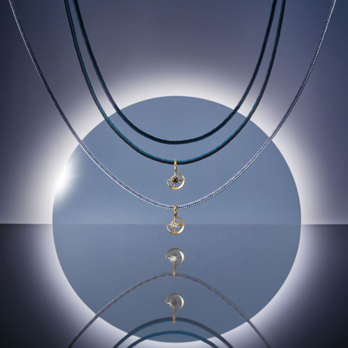 数量限定"ECLIPSE CHARM & CORD"