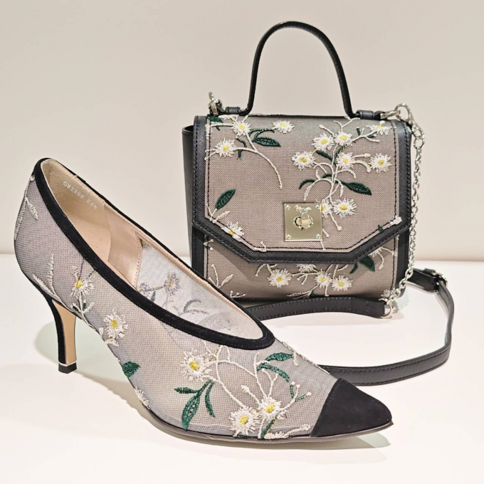 ナチュラル＆ロマンティック　透け感パンプス