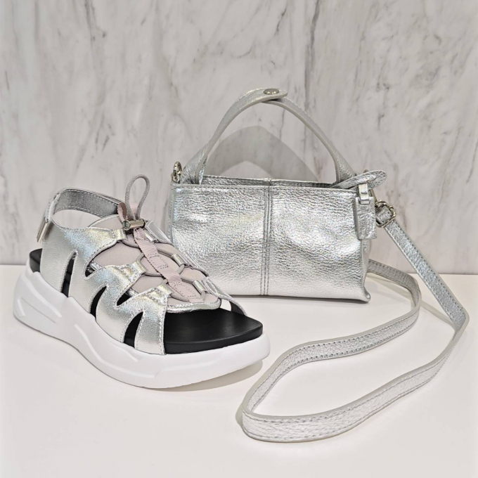 ドローコード付き！カバーサンダル