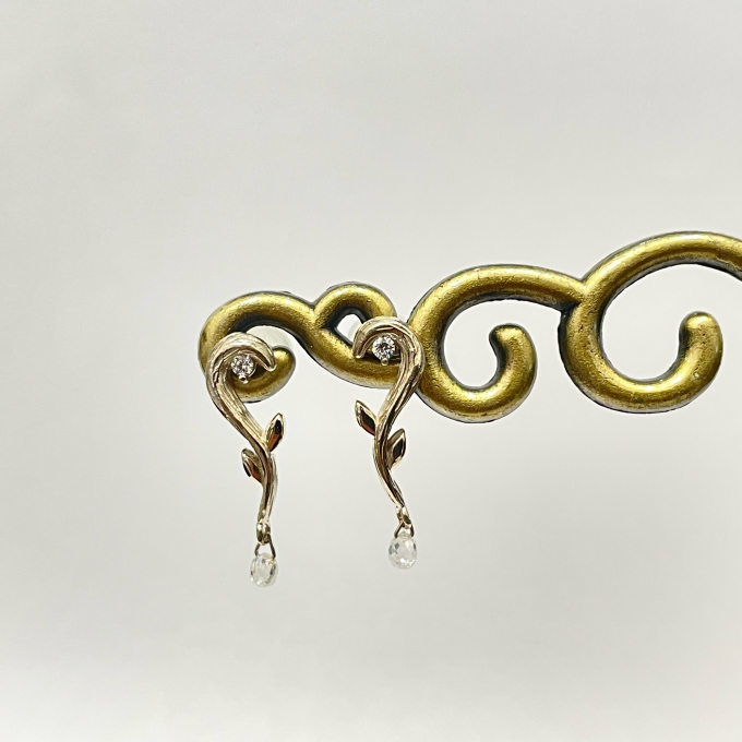 “ブリオレットダイヤモンド”使用♪