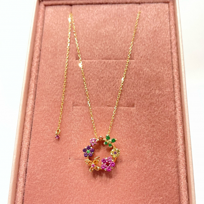 カラーサファイアなど色石のネックレス♡