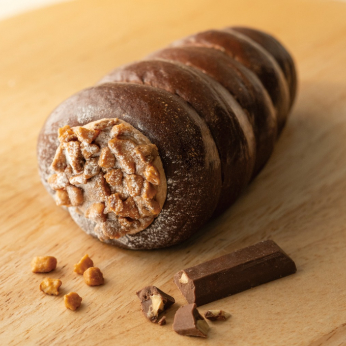 季節のコロネ　ミルクチョコレートクランチ