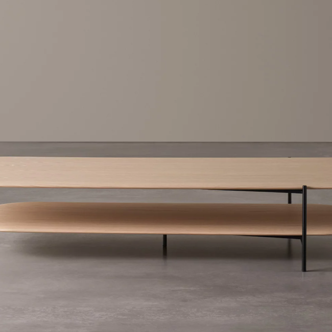 【MERIDIANI】浮遊感を纏う洗練デザイン〈ADRIAN〉