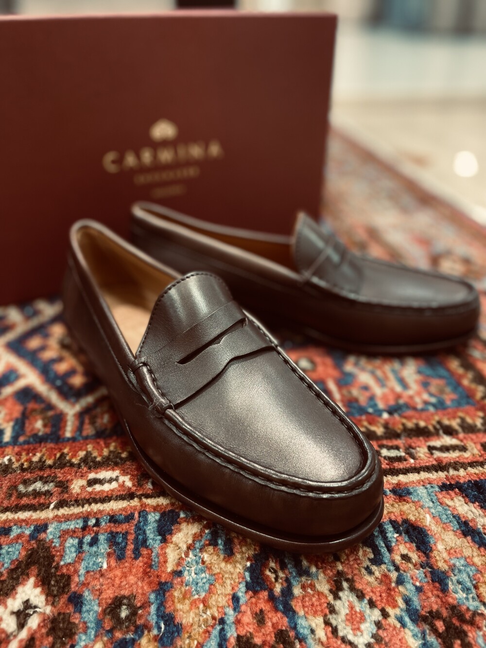 スペイン靴の名門《CARMINA》