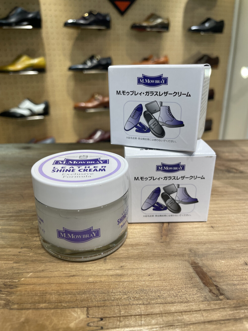 《M.MOWBRAY/モゥブレイ》よりガラスレザークリーム登場！