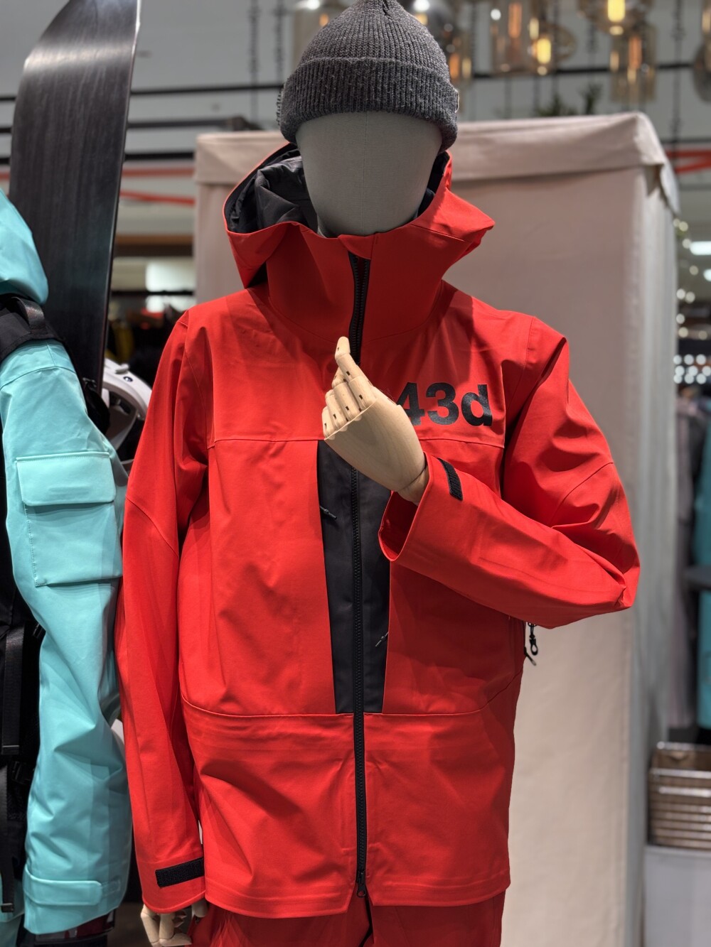 雪国ならではの工夫❄️機能性溢れるスノーウェアブランド《43degrees》