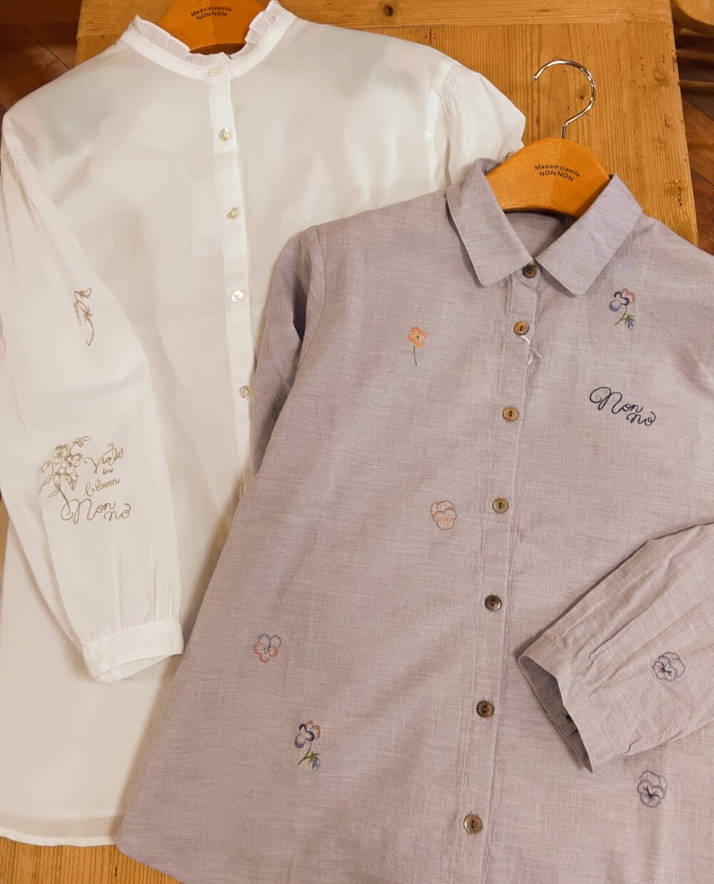 ビオラ刺繍入りブラウス&チュニック