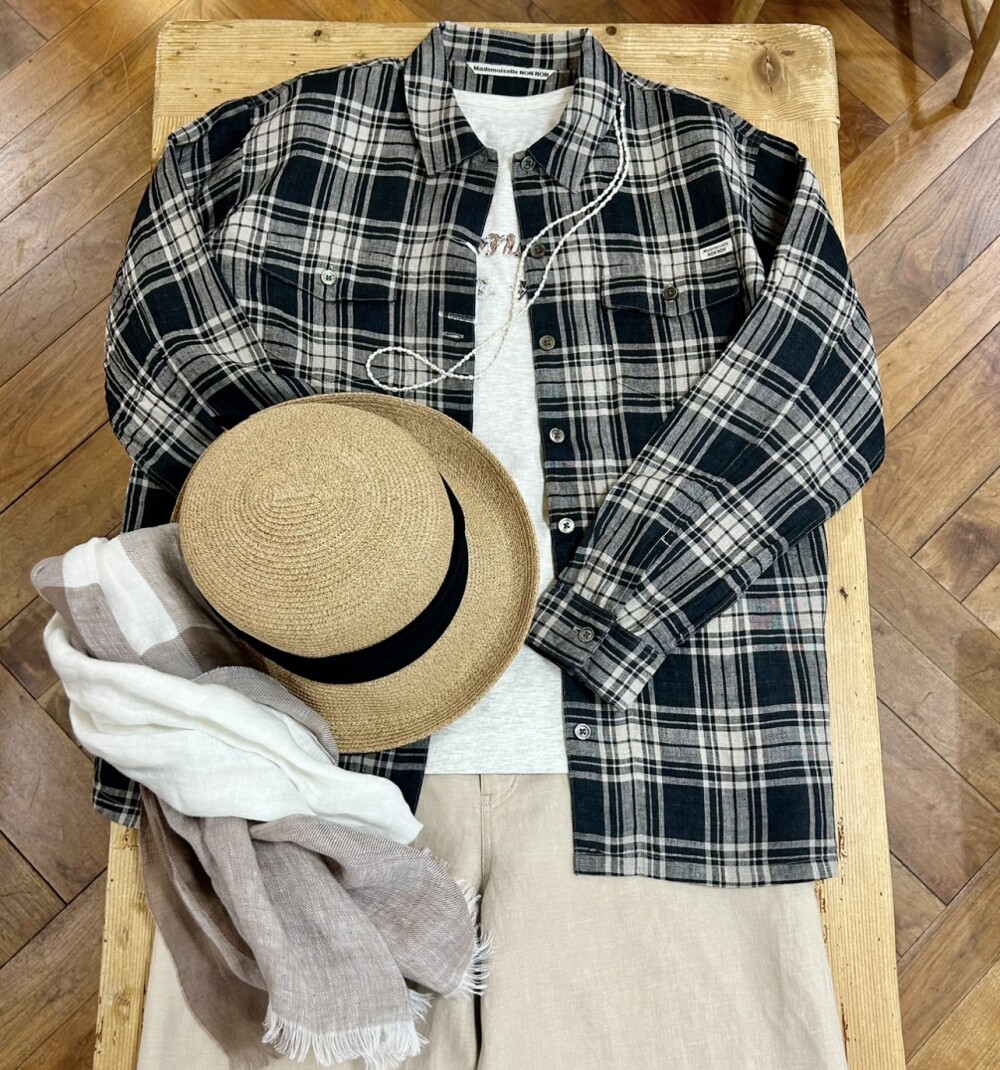 夏の羽織に重宝！シックな麻ブラウス👚
