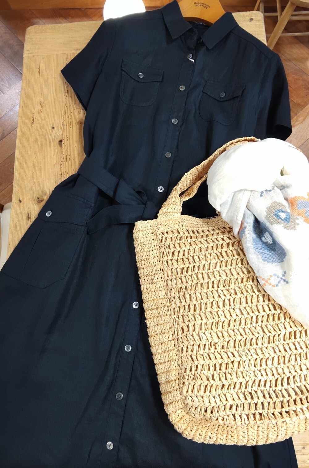 涼しい麻の半袖ワンピース