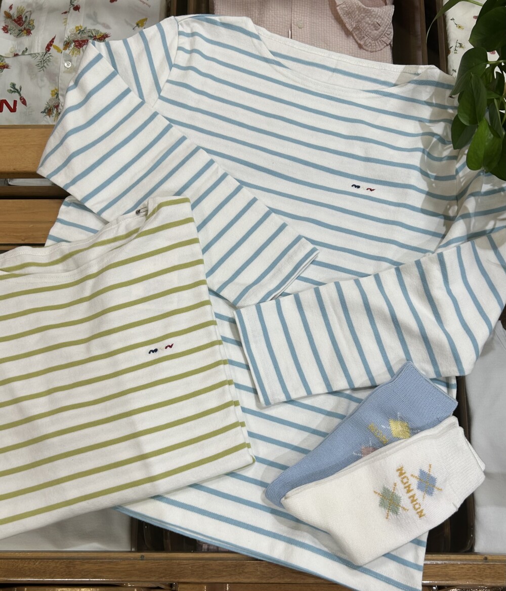 可愛いボートネックTシャツ🍀