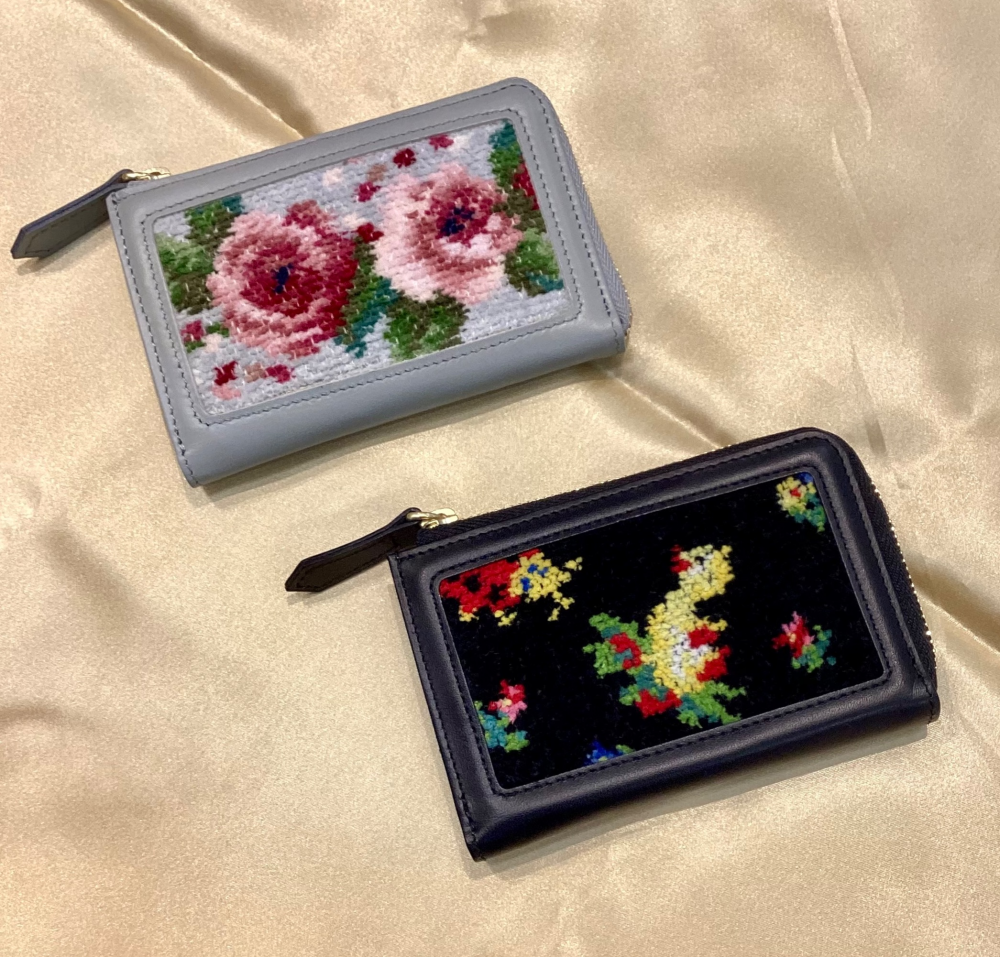 【フェイラー】カードケース　コンパクトで使いやすいアイテ厶✨️あなたは優雅なローズ派❓可愛いアヒル派❓