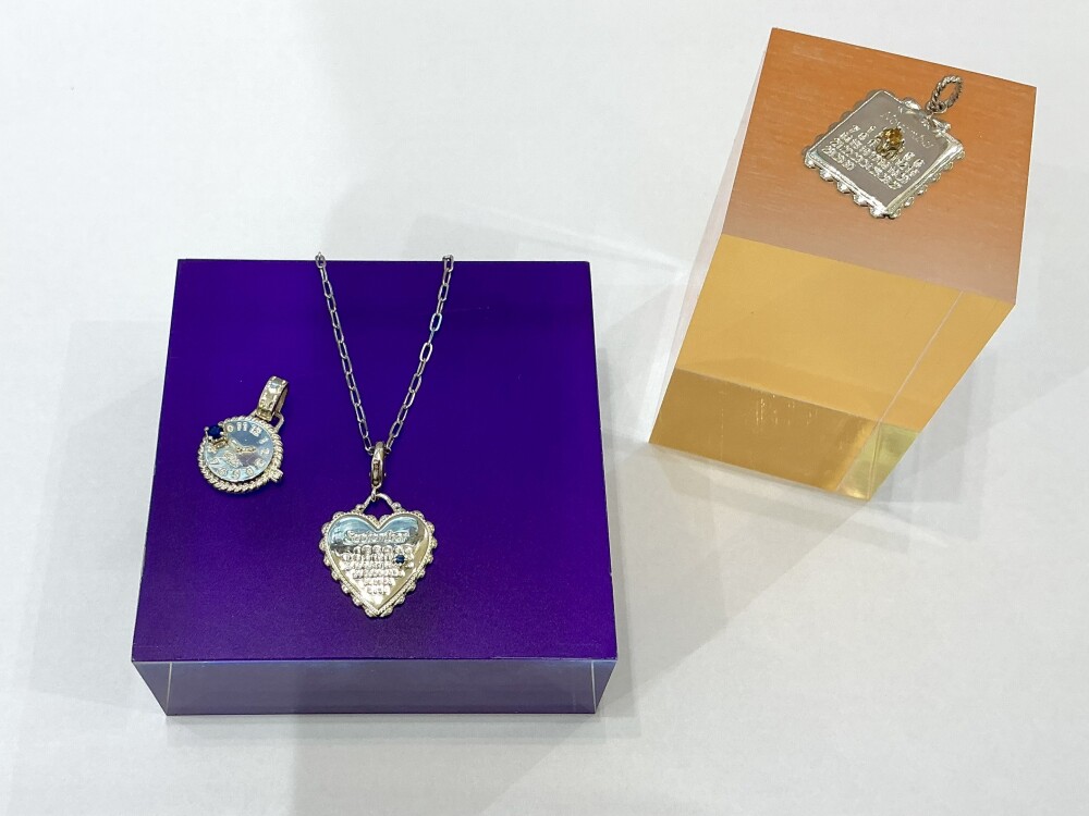 【SNSで話題☆】特別な記念日ギフトに☆アニバーサリーチャーム