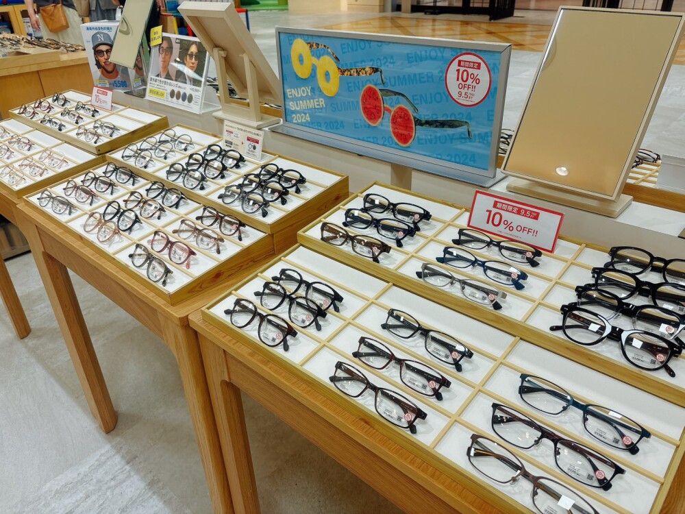 【セール商品追加🎉】ダテメガネにも最適✨人気のフレームが１０％オフ😍