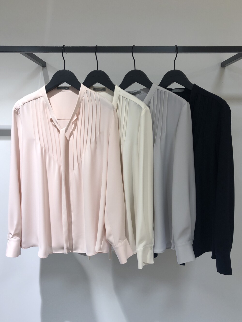 【新作】タイ付ブラウス