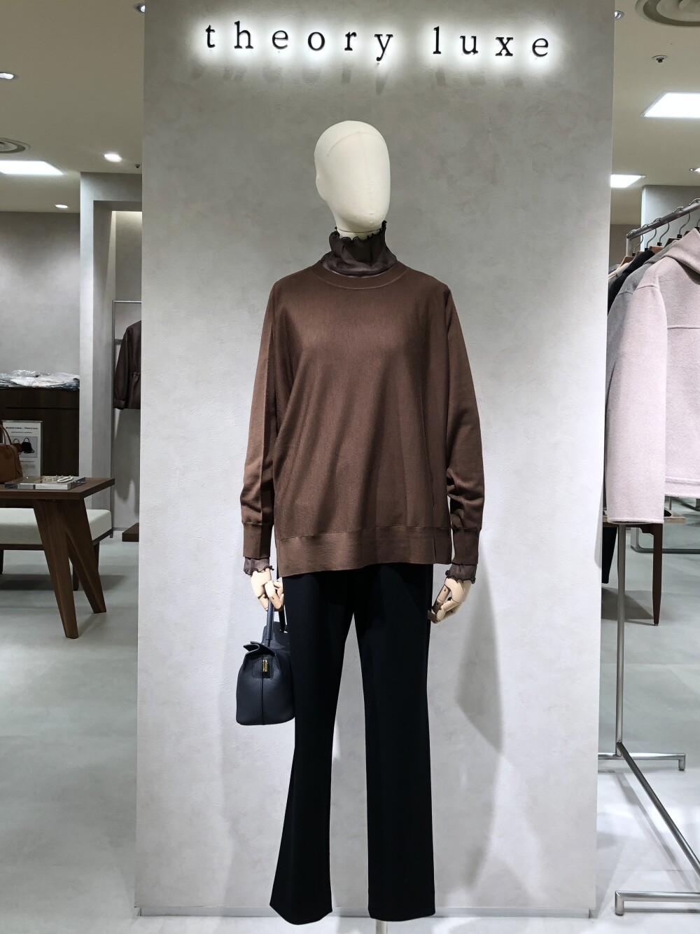 【秋のニットスタイル】秋色リラクシーニット