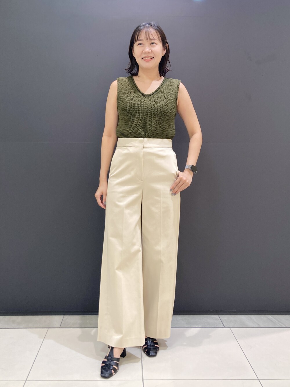 SALEでお得！綺麗見え、ワイドストレートパンツ