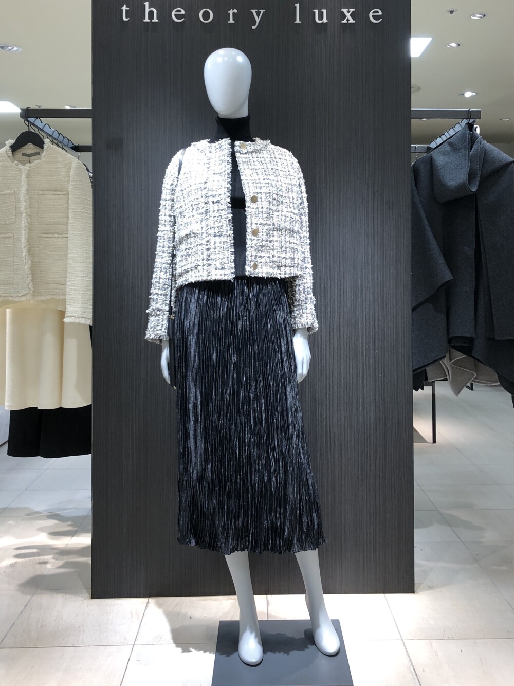 【ホリデーシーズンおすすめ】ツイードジャケット華やぎスタイル