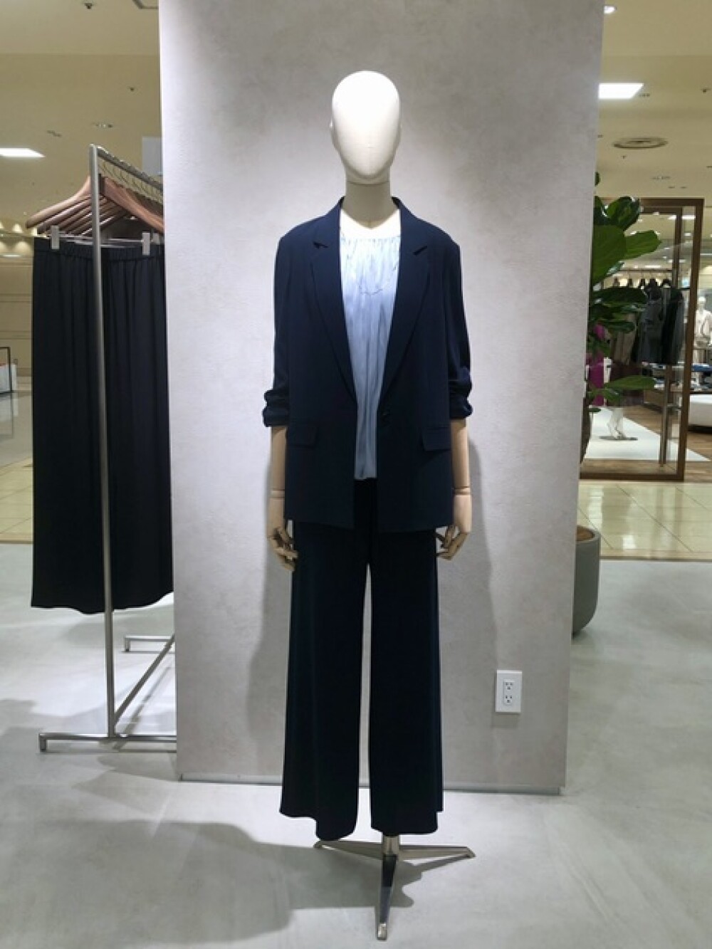 【夏のベストセラーアイテム】涼しく着られる！快適な夏のセットアップ