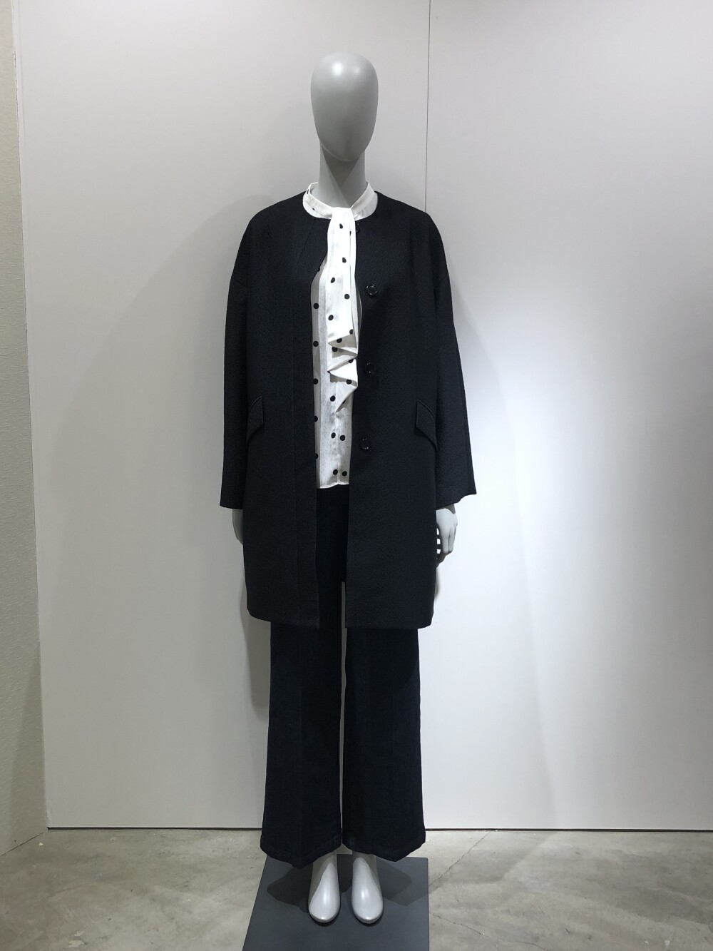 【新作】ジャガード織りミドル丈コート