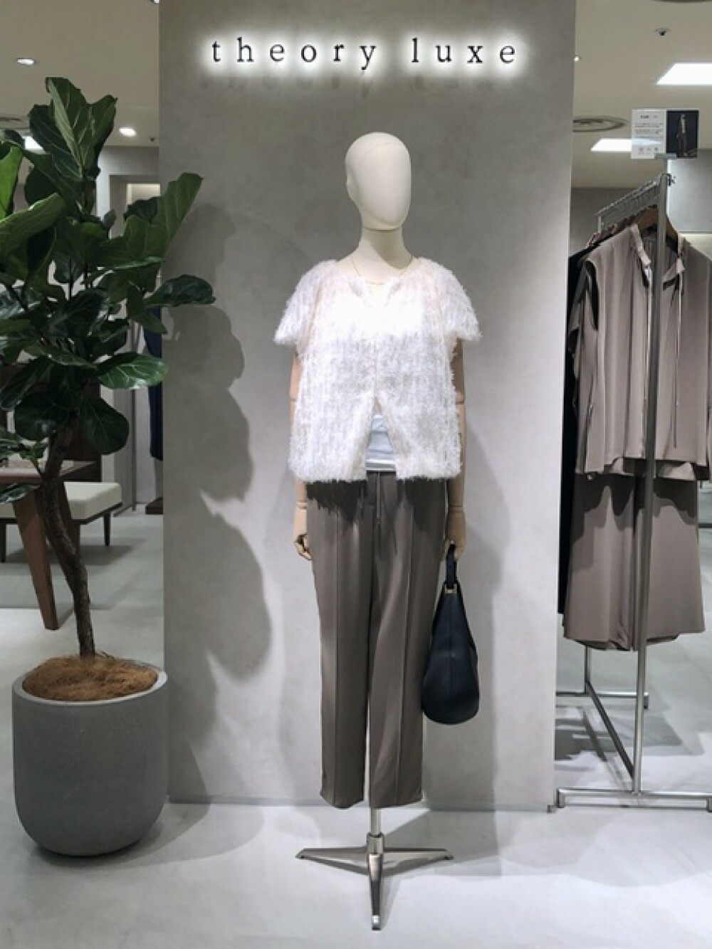 【軽く涼しく洗える】イージーケアパンツのご紹介