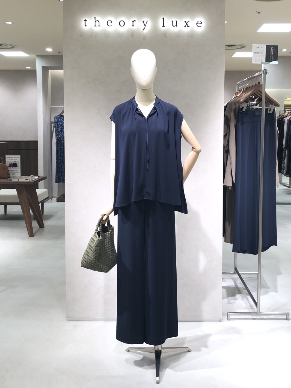 【接触冷感】涼しく、軽いブラウスとパンツのご紹介