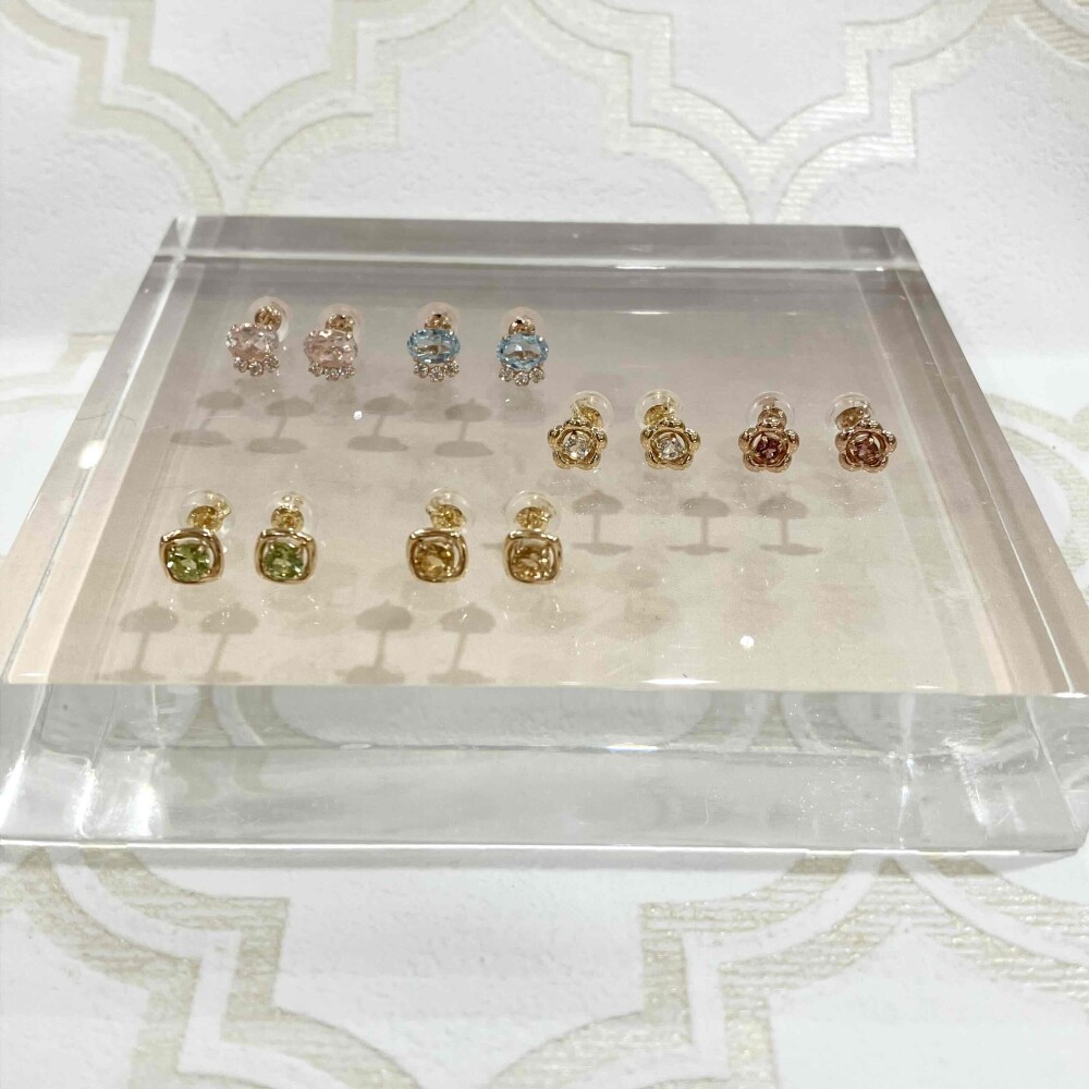 【新作】大ぶりな天然石のワンポイントピアス✨