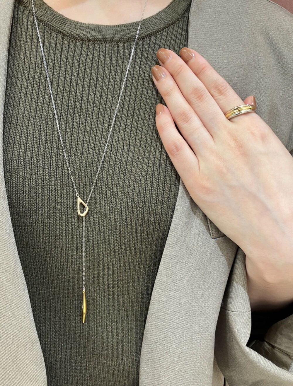 トリカラーネックレス