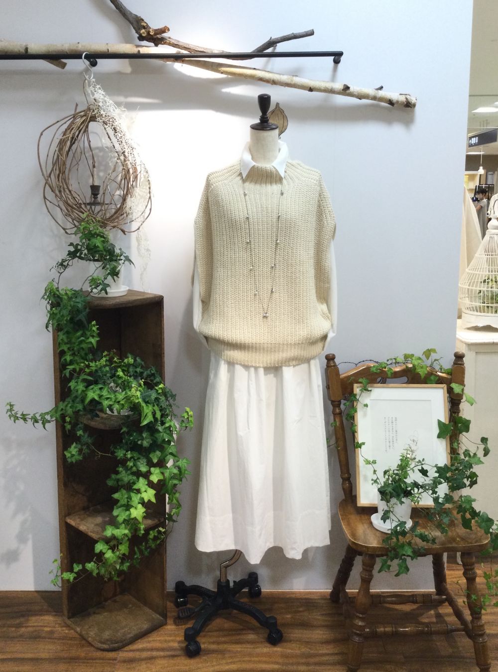 丸みを帯びたシルエットがかわいいタートルベスト