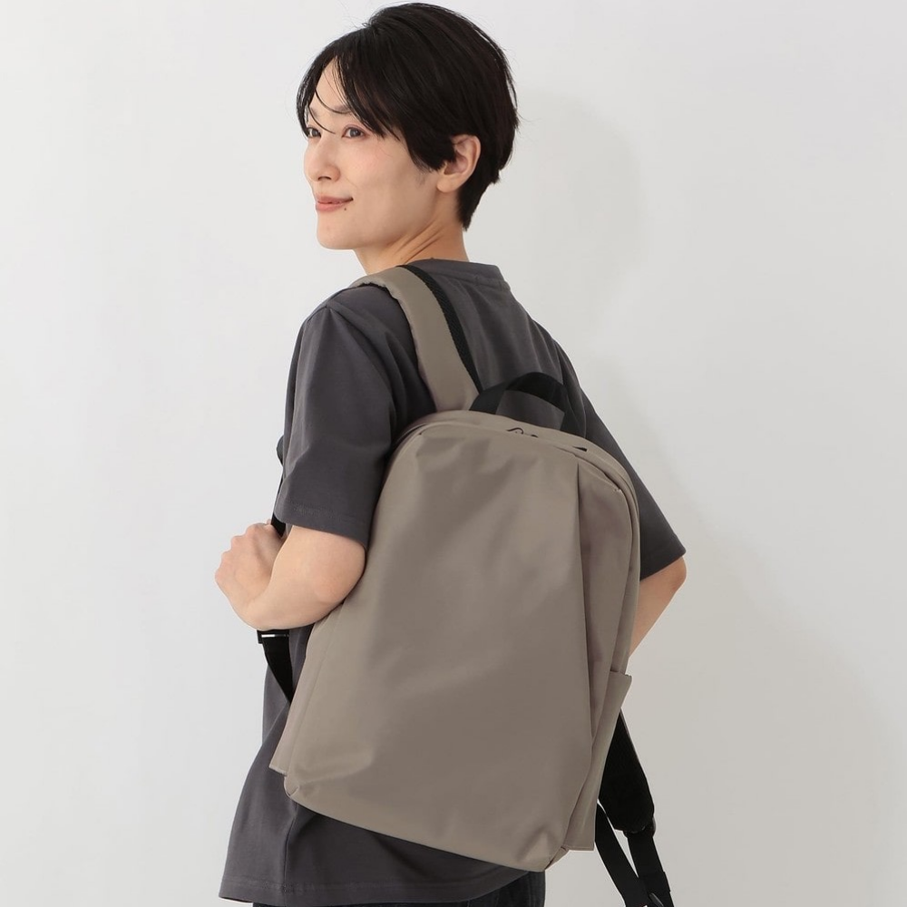 無重力リュックplusに新色のグレーベージュが登場！