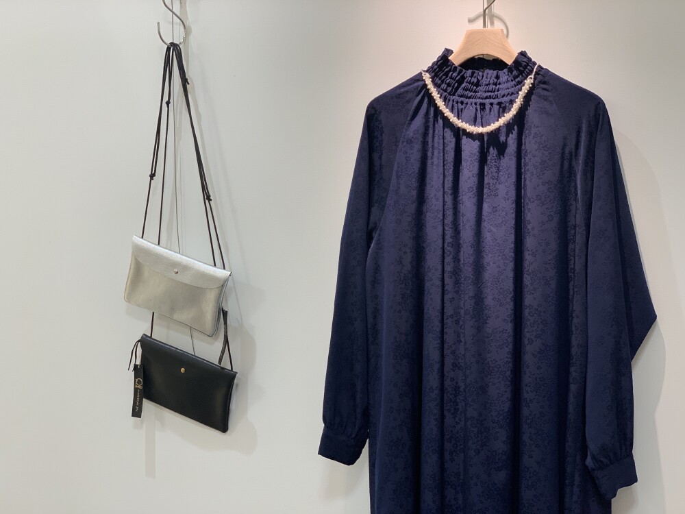 シャーリングネックワンピースのご紹介 グランマ ママ ドーター 大丸札幌店公式 shop blog