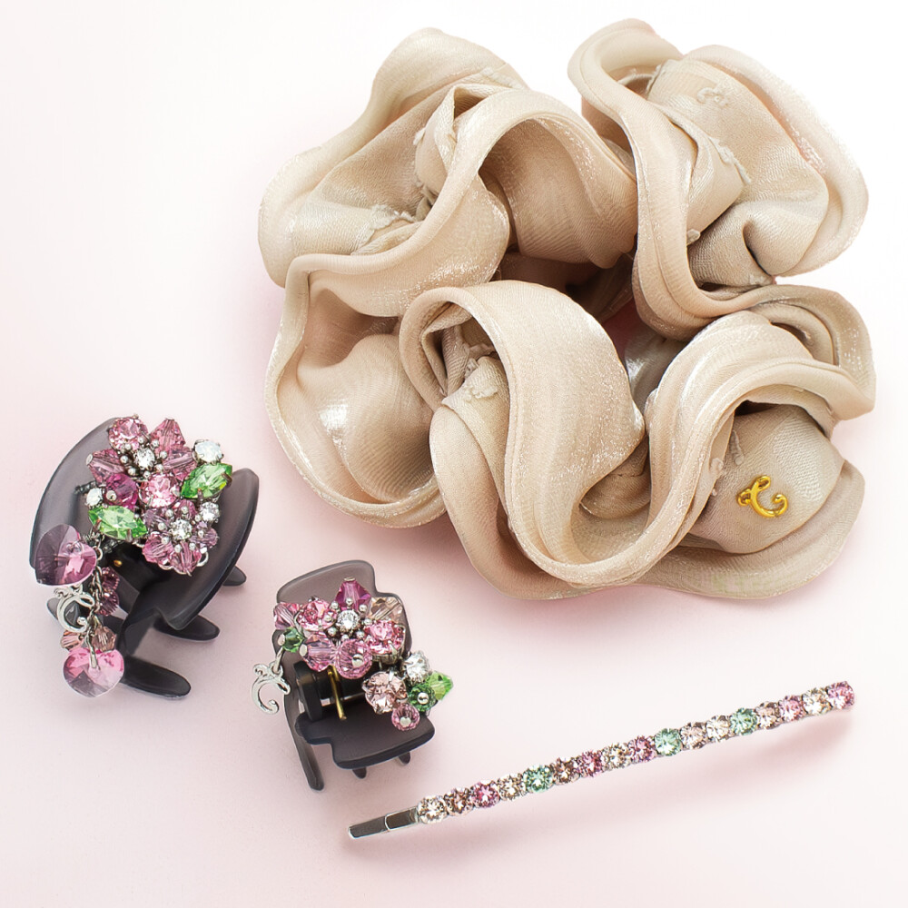 髪に桜をまとう。2026年春コレクション