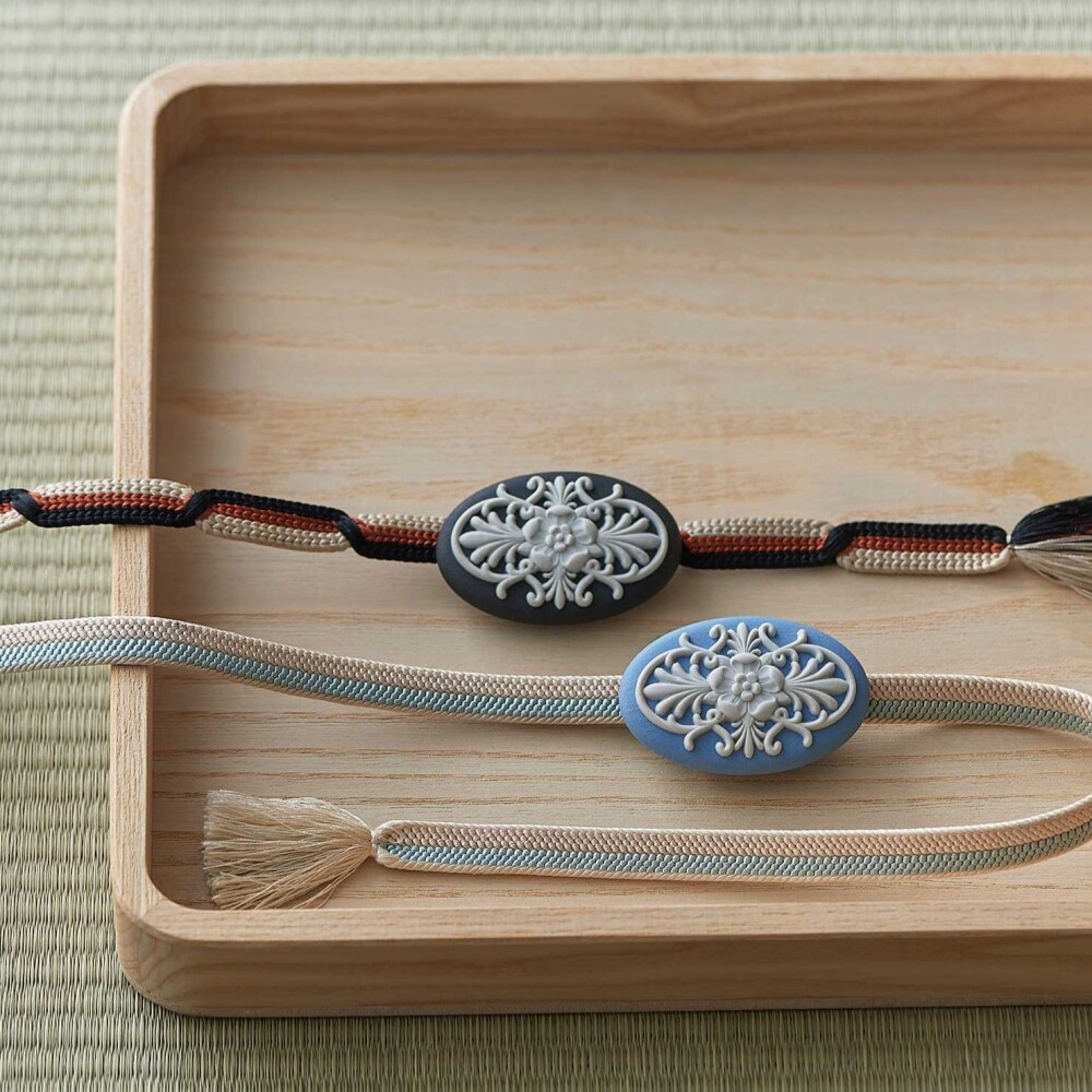 【ウェッジウッド】新商品　ジャスパー 帯留め アラベスク