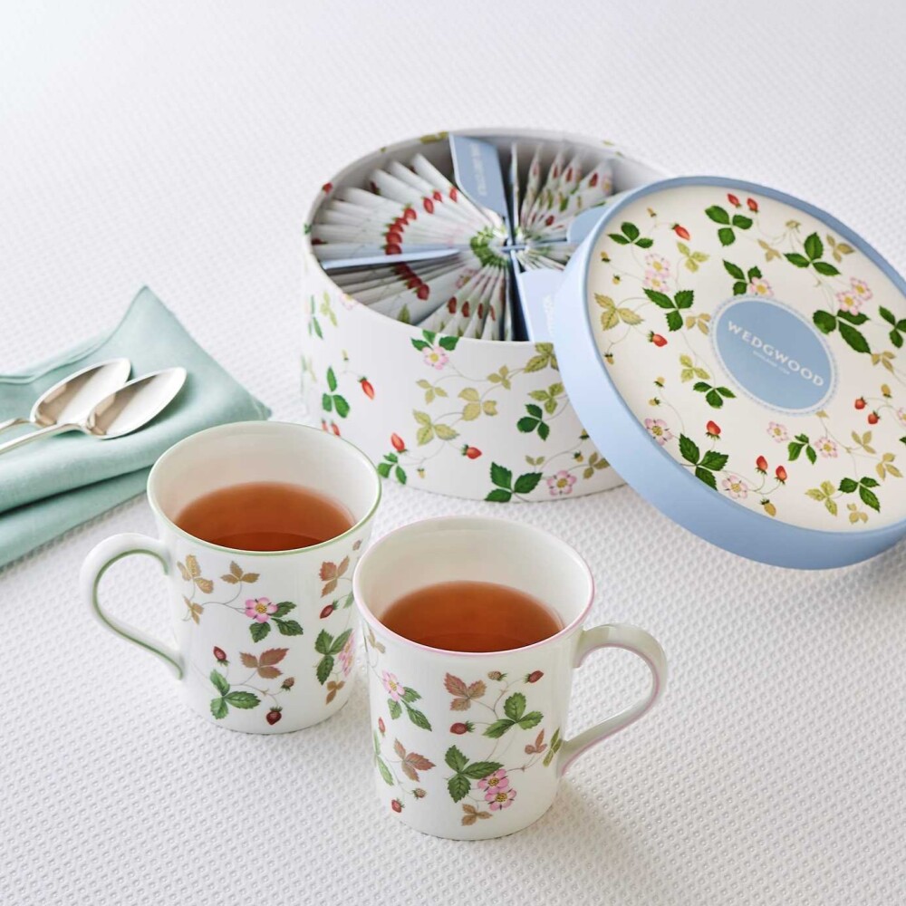 【ウェッジウッド】特別企画品　ワイルド ストロベリー カジュアル マグペア 紅茶付きセット