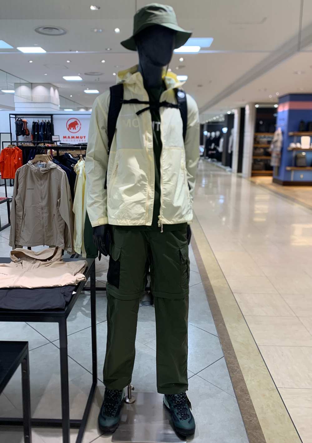 春の人気アイテムです