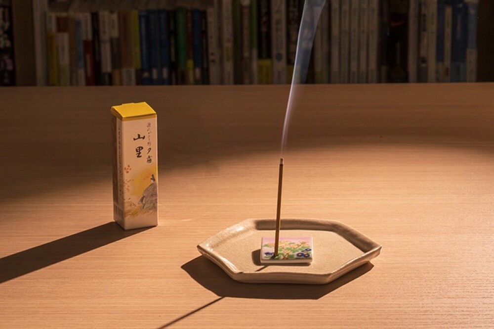 ＜松栄堂香音＞　〜切なく美しい秋の情景をお香でも〜