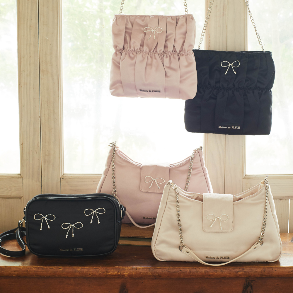 ビジューが煌びやかな新作バッグ登場🎀