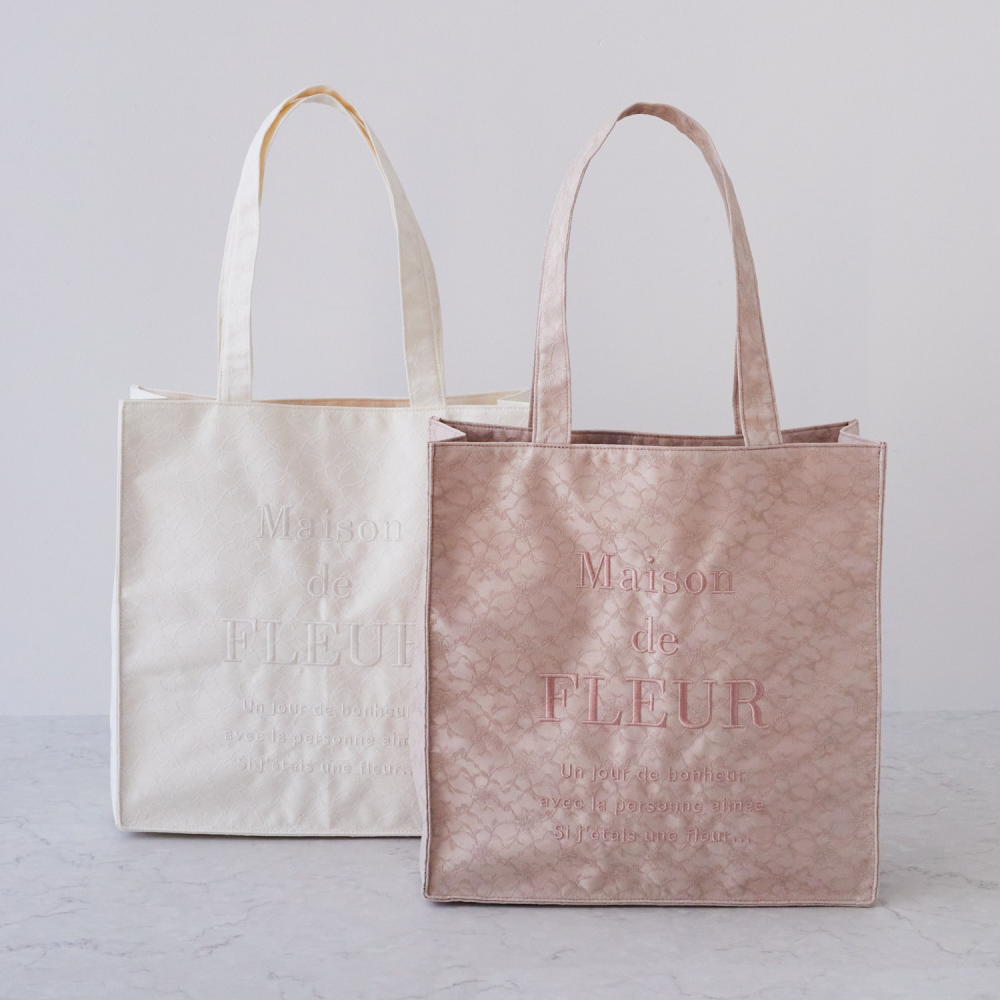 レース素材のスクエアトートバッグが登場🎀