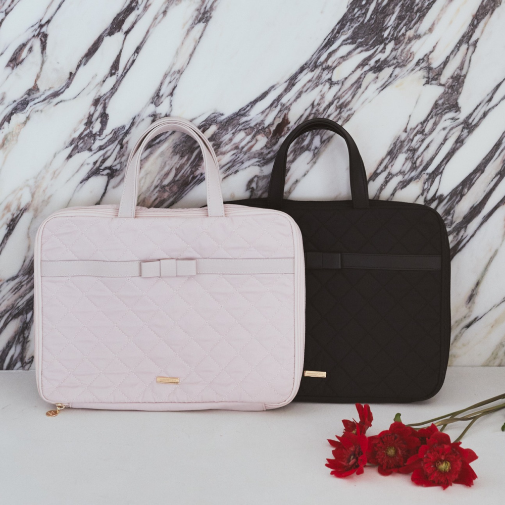 そのまま持ち歩けるパソコンバッグが発売🎀