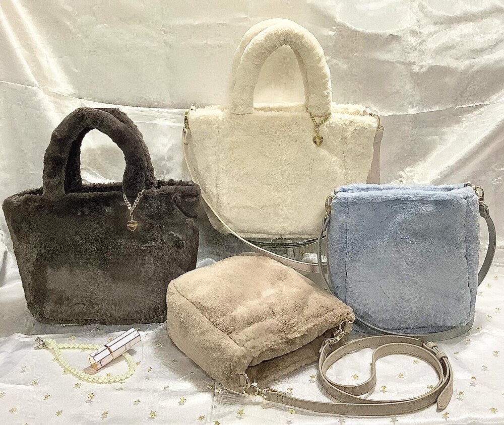 LOVERARY BY FEILER ラブラリーフェイラー　フェイクファーバッグ フェイラー ラブラリーロゴ フェイクファートート LOVERARY BY FEILER