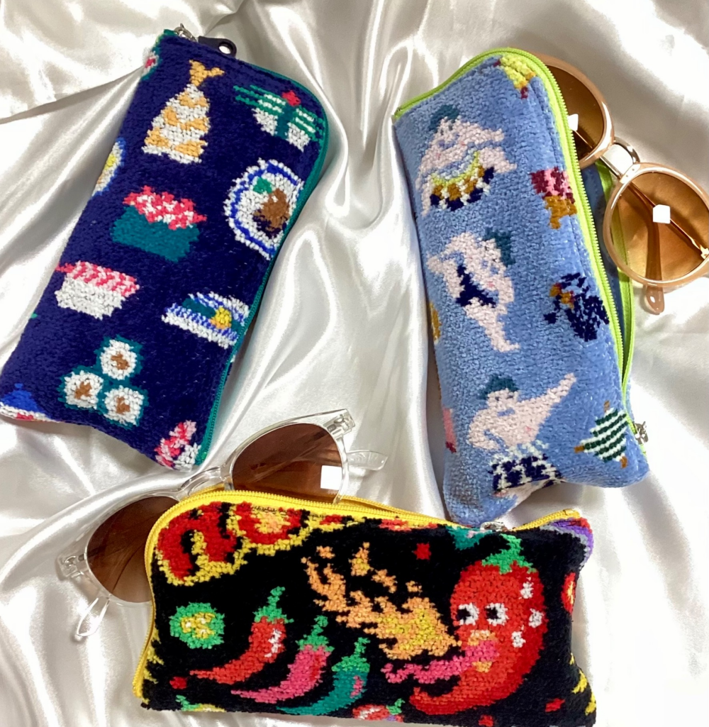 【ラブラリー バイ フェイラー】明るくポップなメガネケースとメガネ拭きのご紹介✨敬老の日にもおすすめです