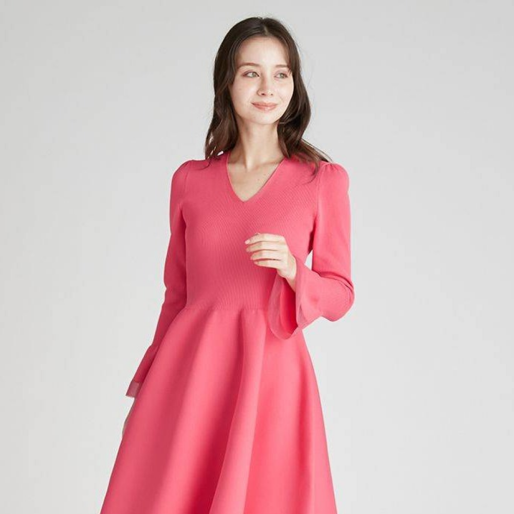 【セルフォード】大人気のニットワンピースがアップデートして登場😍⭐