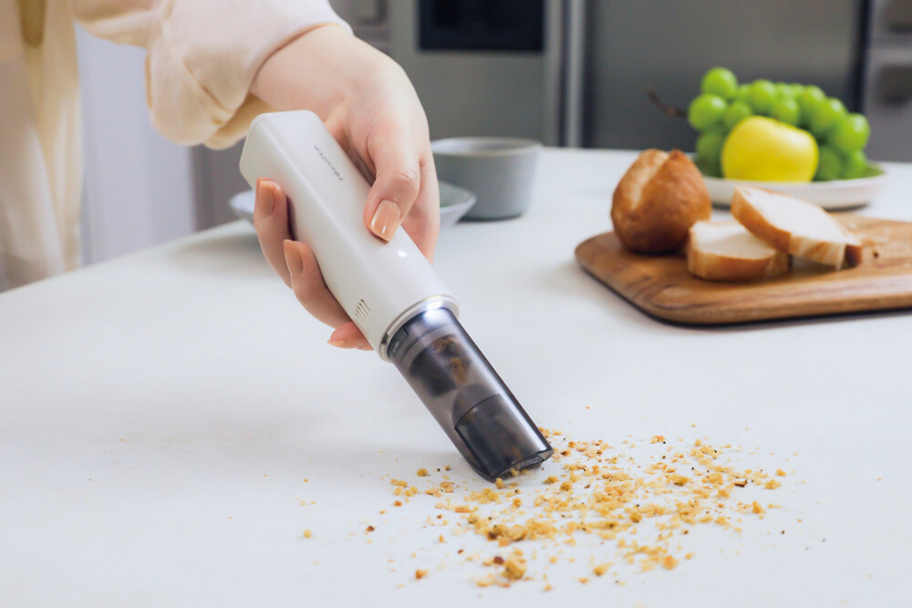 コードレスでどこでも手軽に使えるクリーナー「レコルト コードレス スポットクリーナー」