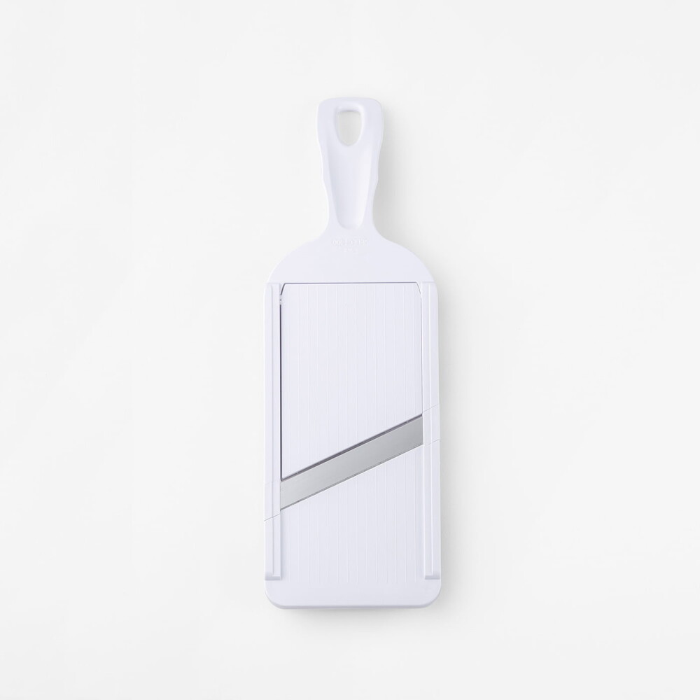 鋭い切れ味で野菜をお好みの厚さにスライス「貝印 SELECT100 スライサー（厚み調整機能付き）」