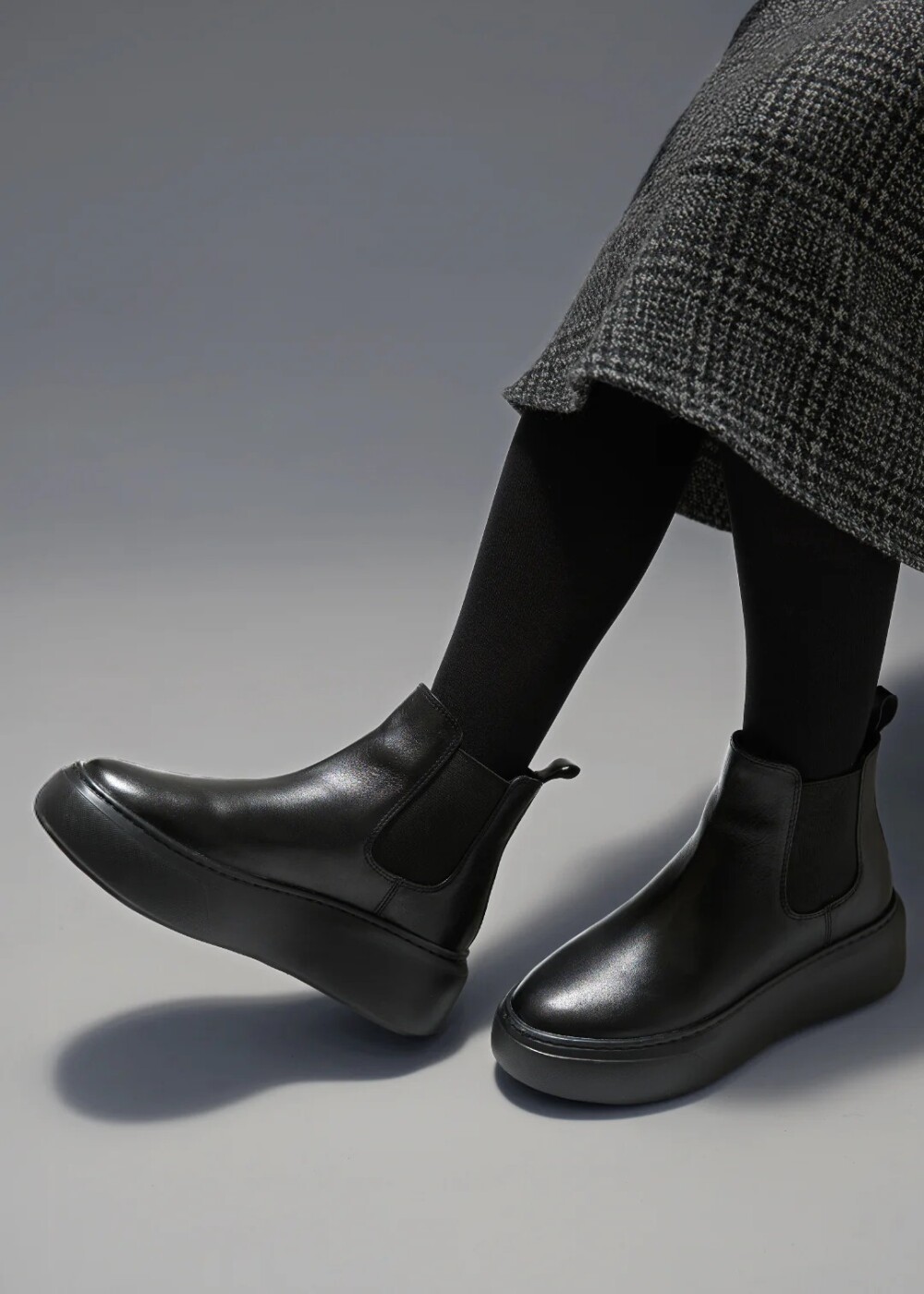 レザーシューズ「THE WALKER」にブーツが新登場。