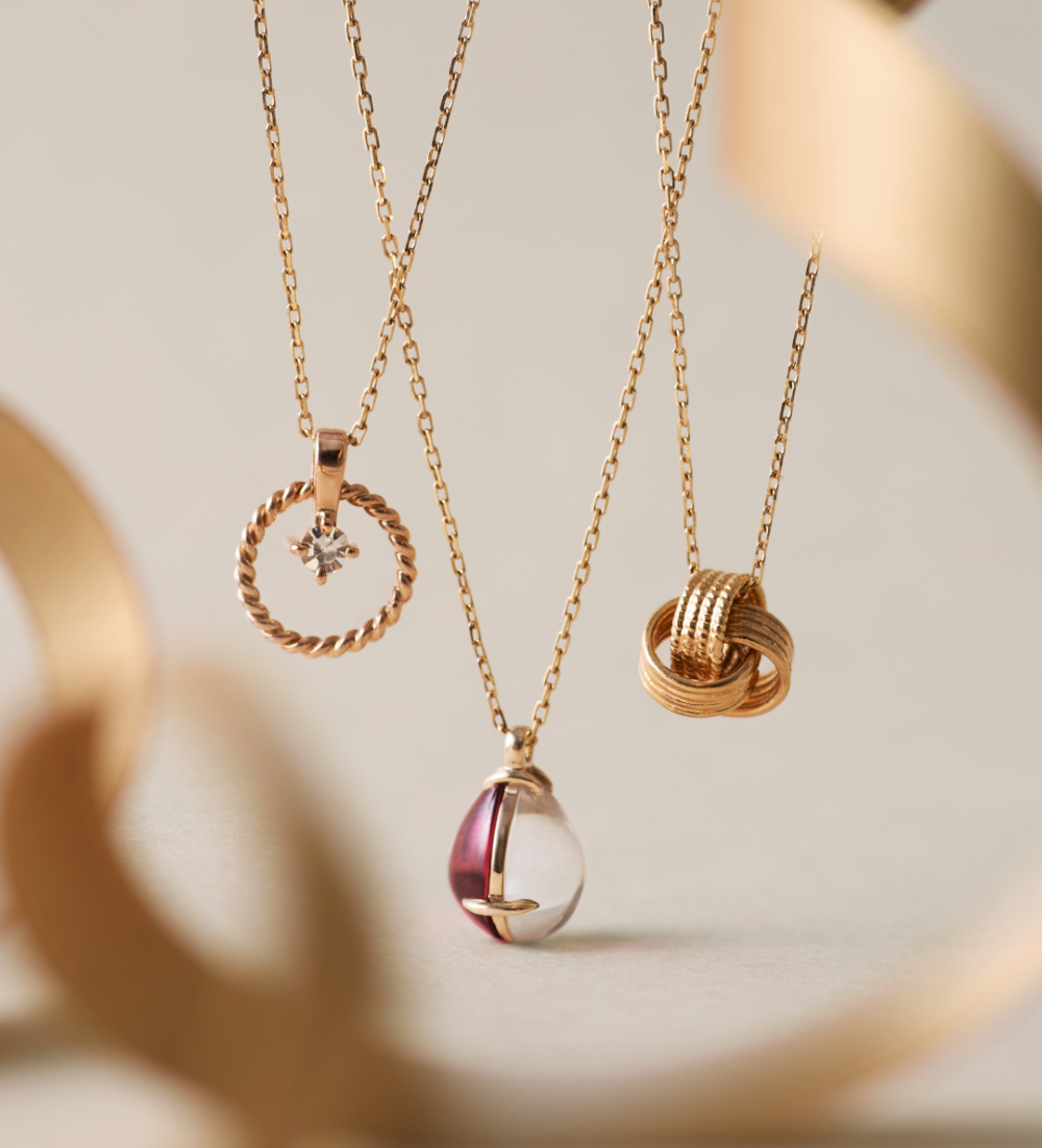 天然石の彩りや、ゴールドの煌めき。自分へのごほうびや大切な方へ贈る、ジュエリーコレクション