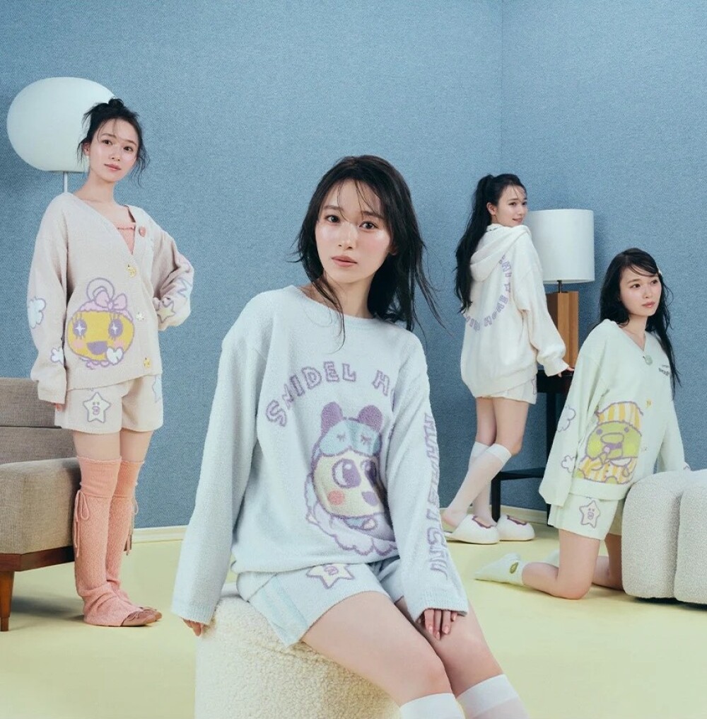 ２月２０日（金）発売！　　⭐️🌏✨ 【 たまごっち 】 ☄️🪐⭐️