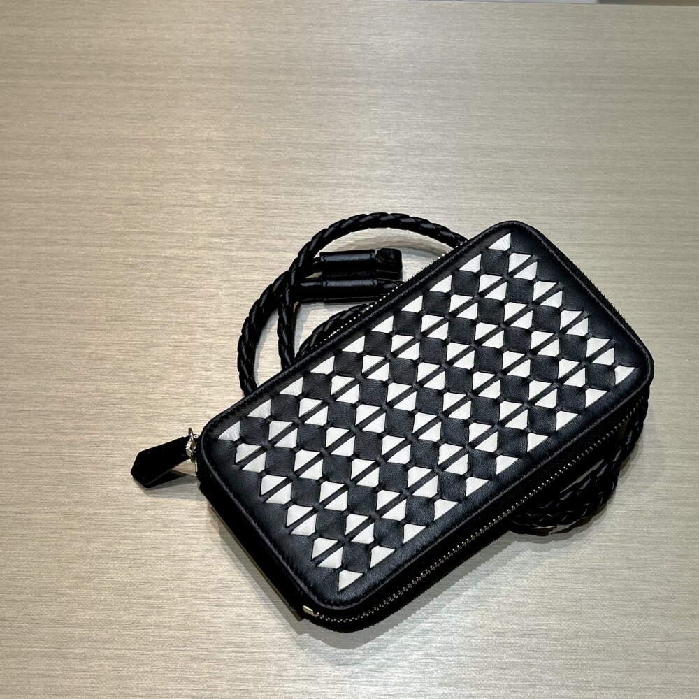 もっとアクティブに動ける！～MOSAICO PHONE HOLDER～