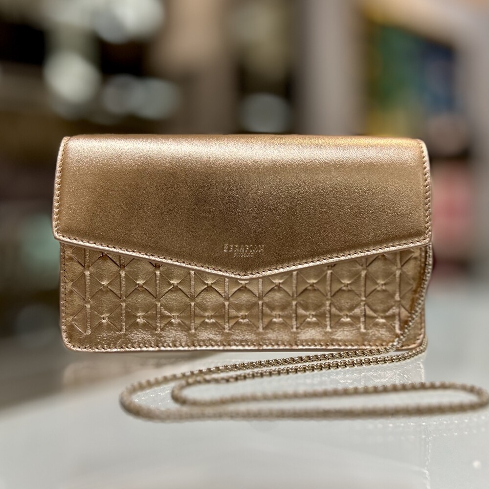 主役級の華やかさ ～POCHETTE WITH CHAIN BAG～
